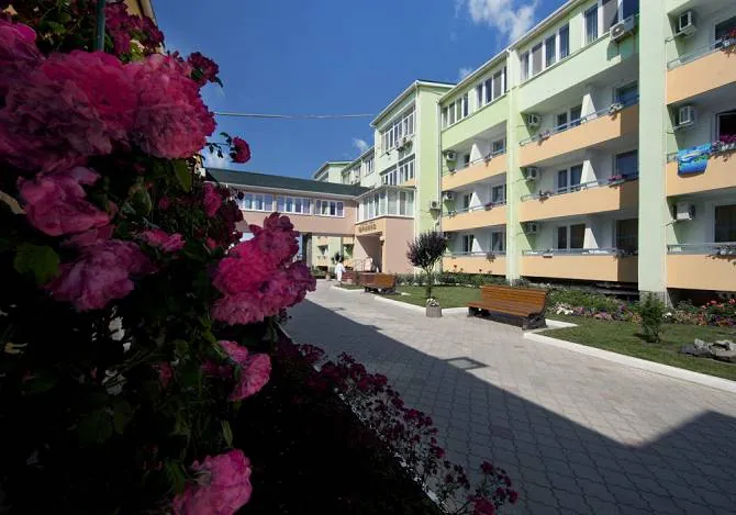 ООО "ЛДЦ "Юрмино"