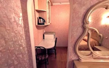 Трехместные двухкомнатные апартаменты в основном корпусе