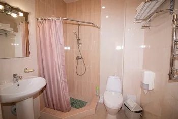 Люкс двухместный двухкомнатный в коттедже 3