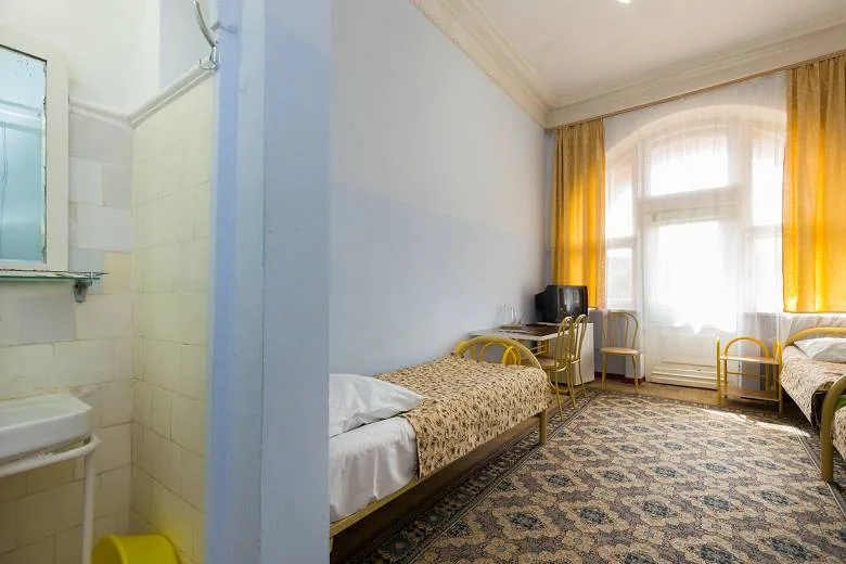 Трехместный номер 3 категории в корпусе 1